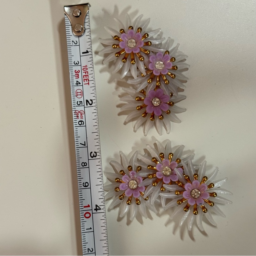 Vintage 1940 50 Oversized Plastic Lavender Fairycore clip ear crawler earrings - Picture 8 of 17